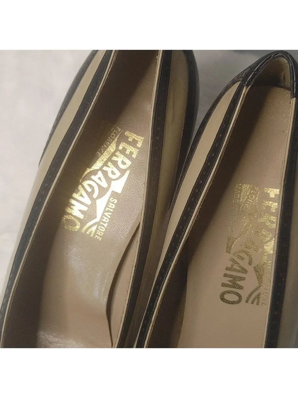 Vintage Salvatore Ferragamo Spectator Pumps 10AA Made In Italy Black/Taupe